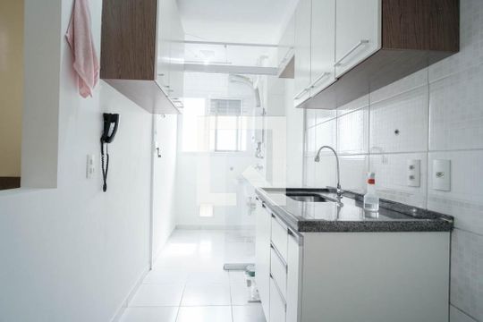 Cozinha de apartamento para alugar com 2 quartos, 50m² em Engenheiro Goulart, São Paulo