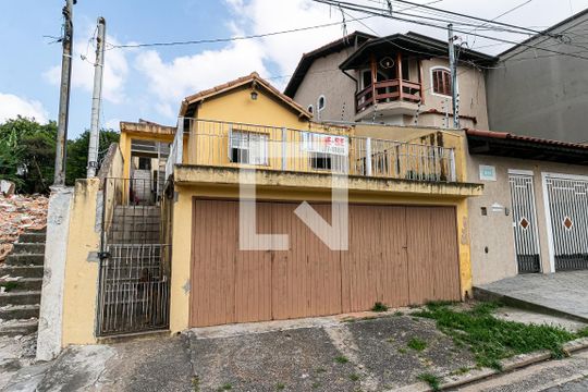 Fachada de casa à venda com 3 quartos, 130m² em Vila Matilde, São Paulo