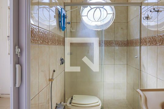 Banheiro Quartos Semi-Suíte de apartamento à venda com 4 quartos, 170m² em Cidade Nova, Belo Horizonte
