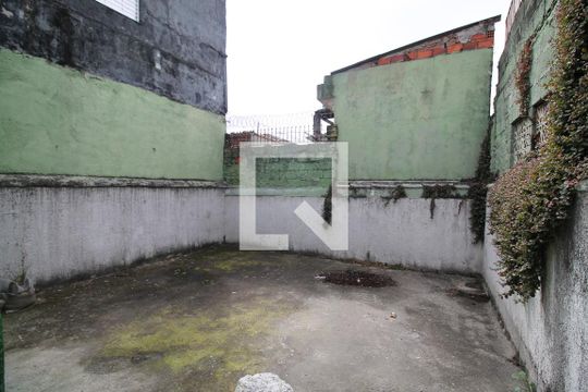 Quintal de casa à venda com 2 quartos, 100m² em Jardim Ponte Rasa, São Paulo