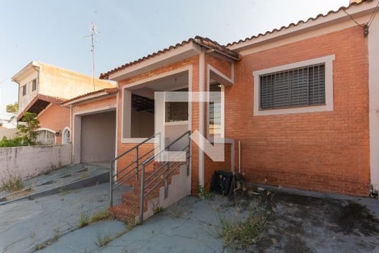 Fachada de casa à venda com 3 quartos, 263m² em Jardim Aurélia, Campinas