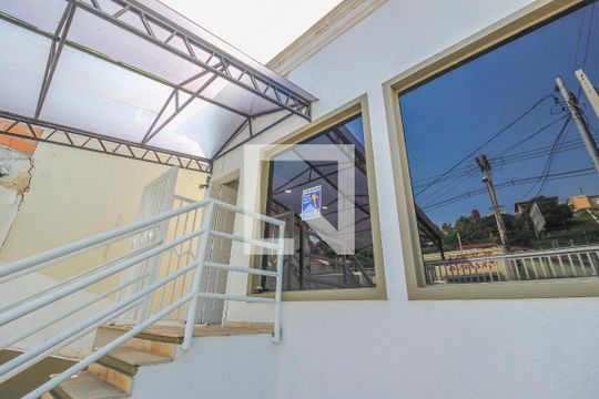 Fachada de casa à venda com 2 quartos, 244m² em Vila Vianelo, Jundiaí