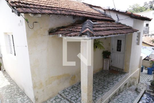Fachada de casa à venda com 4 quartos, 320m² em Moinho Velho, São Paulo