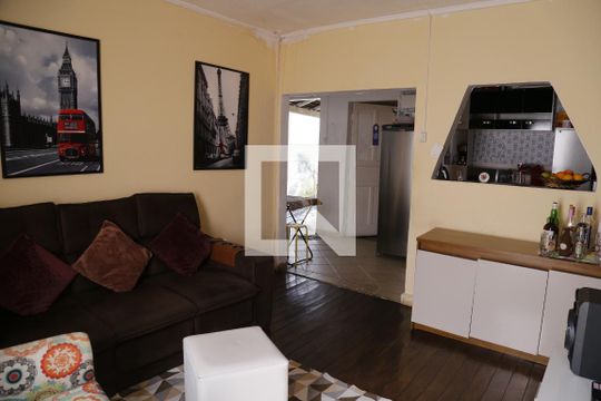 Casa à venda com 4 quartos, 320m² em Moinho Velho, São Paulo