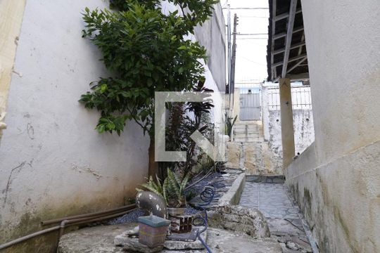Quintal de casa à venda com 4 quartos, 320m² em Moinho Velho, São Paulo