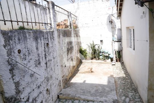 Quintal de casa à venda com 4 quartos, 320m² em Moinho Velho, São Paulo