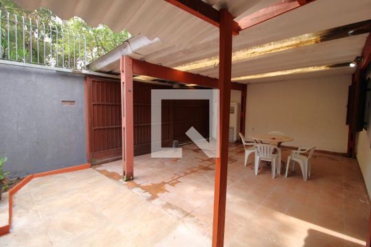 Garagem de casa para alugar com 2 quartos, 72m² em Parque Residencial Julia, São Paulo