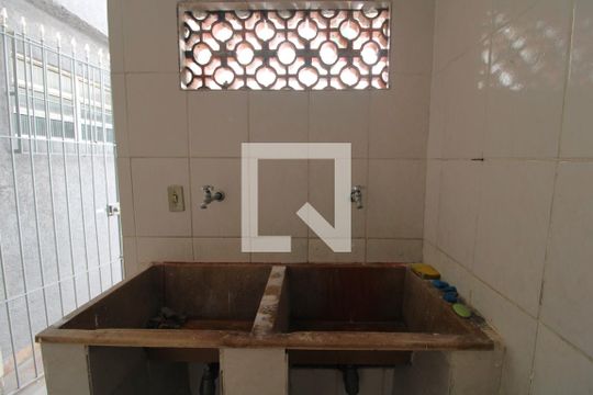 Tanque de casa para alugar com 2 quartos, 72m² em Parque Residencial Julia, São Paulo