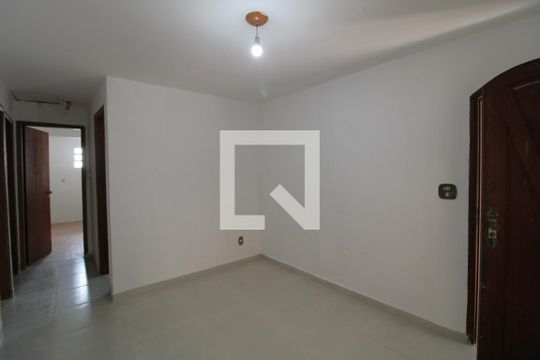 Sala de casa para alugar com 2 quartos, 72m² em Parque Residencial Julia, São Paulo