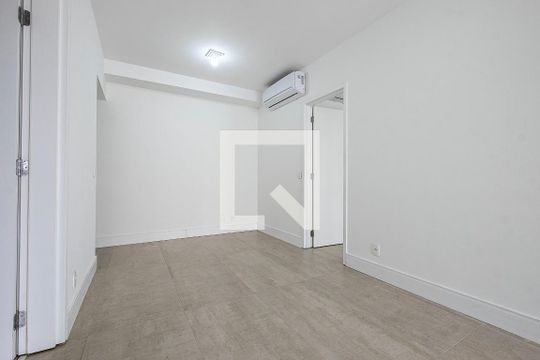 Sala de apartamento para alugar com 1 quarto, 64m² em Pinheiros, São Paulo