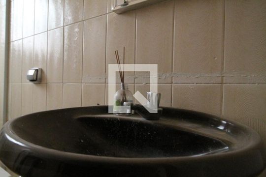 Pia de casa à venda com 3 quartos, 170m² em Vila Paranagua, São Paulo