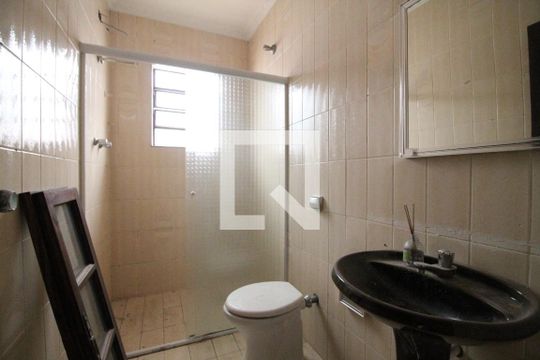 Banheiro de casa à venda com 3 quartos, 170m² em Vila Paranagua, São Paulo