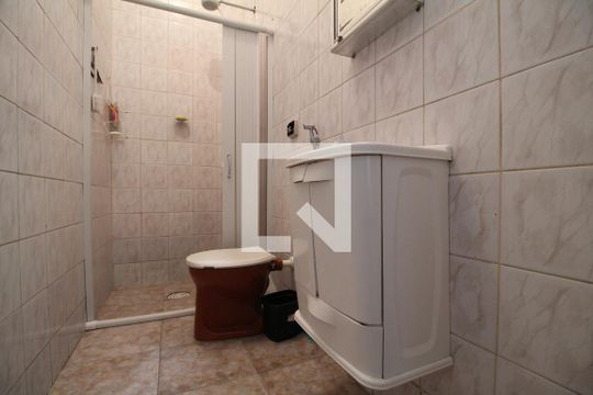 Banheiro de casa para alugar com 2 quartos, 95m² em Parque Boturussu, São Paulo