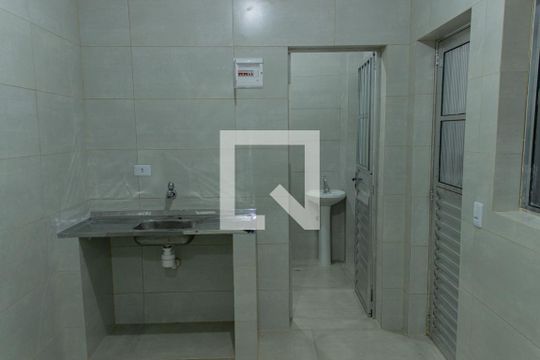 Cozinha de casa de condomínio para alugar com 1 quarto, 25m² em Vila Boacava, São Paulo
