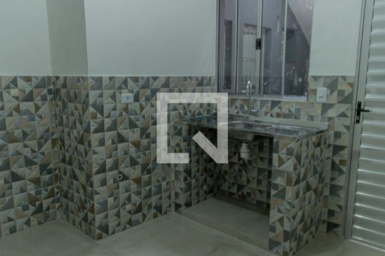 Cozinha de casa de condomínio para alugar com 1 quarto, 33m² em Vila Boacava, São Paulo