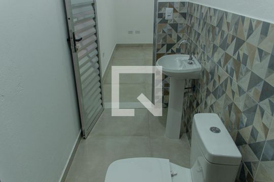 Banheiro de casa de condomínio para alugar com 1 quarto, 33m² em Vila Boacava, São Paulo