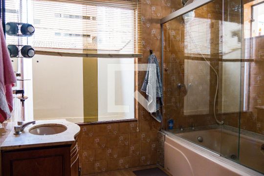 Banheiro da Suíte 1 de casa à venda com 4 quartos, 289m² em Centro, Santo André