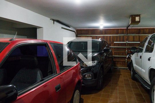 Garagem de casa à venda com 4 quartos, 289m² em Centro, Santo André