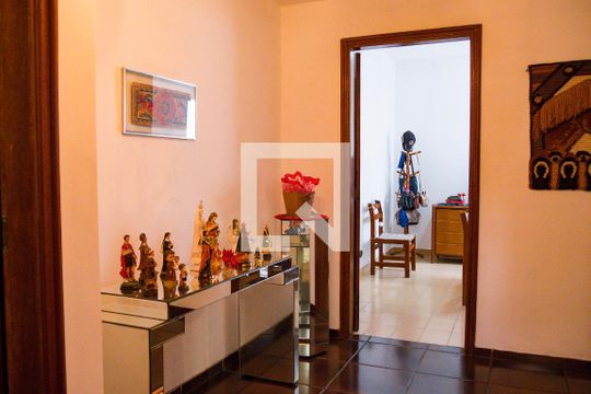 Entrada de casa à venda com 4 quartos, 289m² em Centro, Santo André