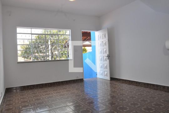 Sala de casa à venda com 3 quartos, 150m² em Vila Bonilha, São Paulo