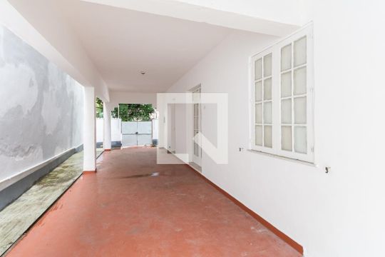 Área Externa de casa à venda com 3 quartos, 500m² em Vila Isabel, Rio de Janeiro