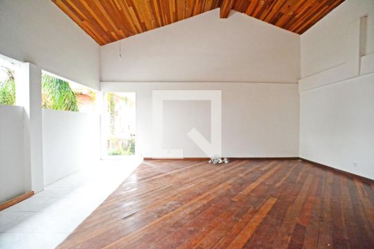 Sala de casa à venda com 3 quartos, 900m² em Cristal, Porto Alegre