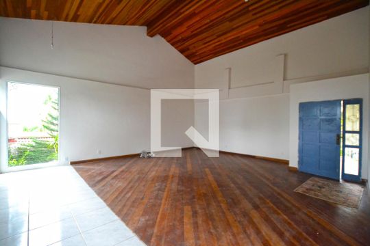 Sala de casa à venda com 3 quartos, 900m² em Cristal, Porto Alegre