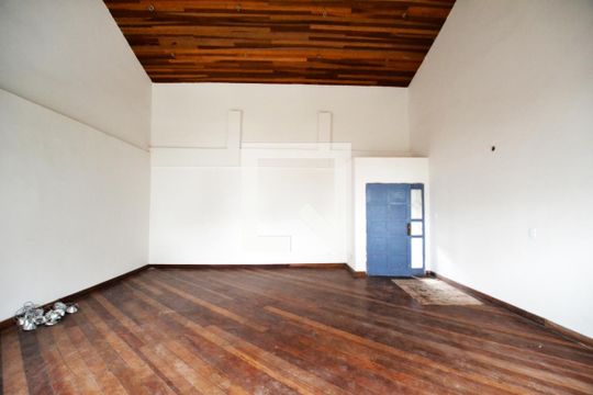 Sala de casa à venda com 3 quartos, 900m² em Cristal, Porto Alegre