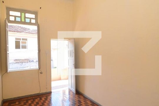 Sala de casa para alugar com 1 quarto, 50m² em Váz Lobo, Rio de Janeiro