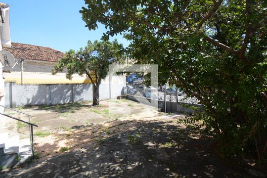 Quintal/Garagem de casa para alugar com 1 quarto, 50m² em Váz Lobo, Rio de Janeiro