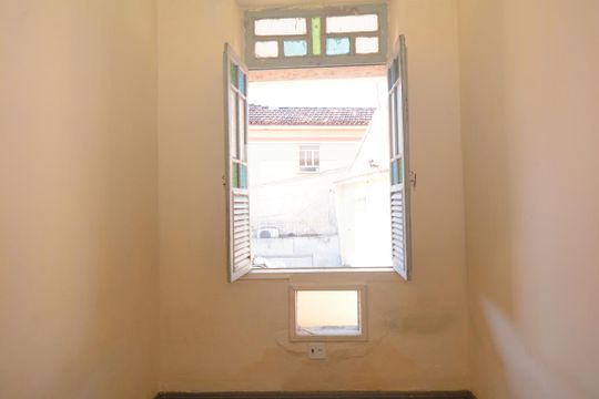 Quarto de casa para alugar com 1 quarto, 50m² em Váz Lobo, Rio de Janeiro