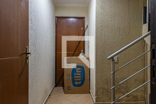 Escada Garagem de casa à venda com 3 quartos, 224m² em Vila Pires, Santo André