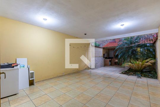 Quintal Fundos de casa à venda com 3 quartos, 224m² em Vila Pires, Santo André