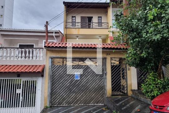 Fachada de casa à venda com 3 quartos, 224m² em Vila Pires, Santo André