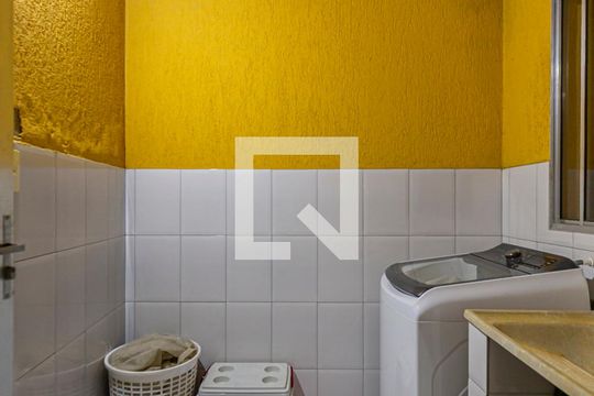Área de Serviço de casa à venda com 3 quartos, 224m² em Vila Pires, Santo André