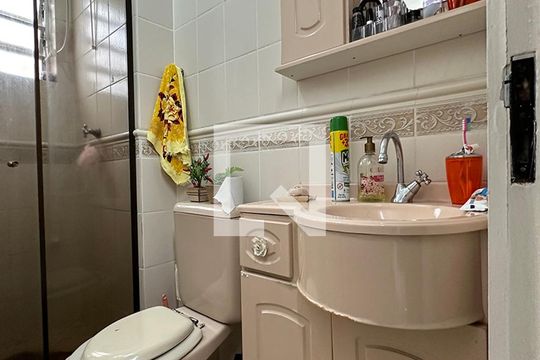 Banheiro de apartamento para alugar com 2 quartos, 54m² em São Miguel, São Leopoldo