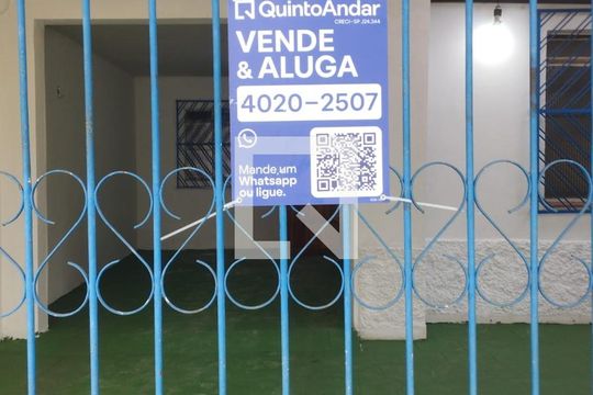 Plaquinha de casa para alugar com 3 quartos, 210m² em Vila Fachini, São Paulo