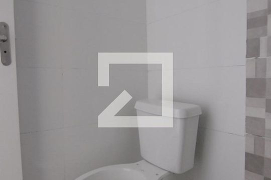 Banheiro
 de apartamento para alugar com 2 quartos, 45m² em Jardim Jaú (zona Leste), São Paulo