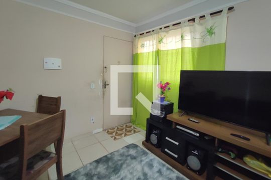 Sala de apartamento para alugar com 2 quartos, 80m² em Jardim Yeda, Campinas