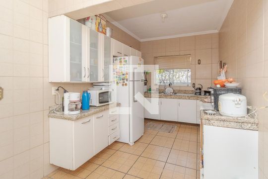 Cozinha de casa à venda com 4 quartos, 250m² em Boa Vista, Porto Alegre