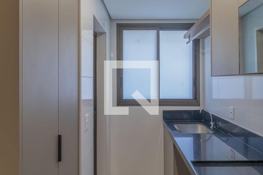 Cozinha de apartamento à venda com 3 quartos, 140m² em Cidade Nova, Belo Horizonte