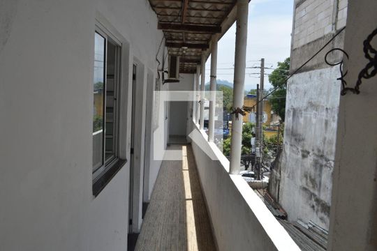 Corredor  de apartamento à venda com 2 quartos, 80m² em Gardênia Azul, Rio de Janeiro