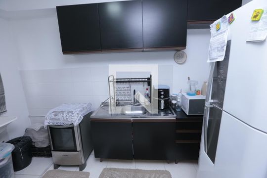 Cozinha de apartamento para alugar com 2 quartos, 49m² em Jardim Riacho das Pedras, Contagem