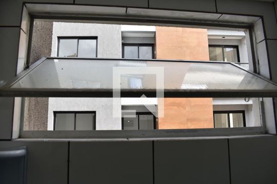 Banheiro de apartamento à venda com 3 quartos, 61m² em Vila Izabel, Curitiba