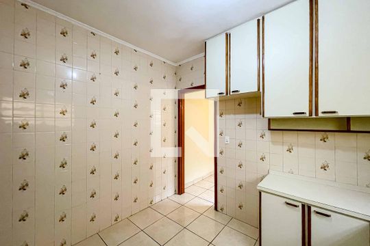Cozinha de casa para alugar com 3 quartos, 150m² em Vila Santa Maria, São Paulo