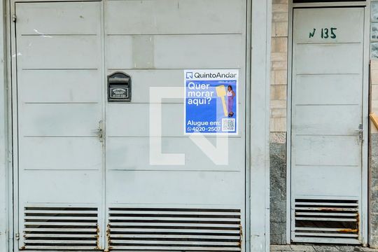 Plaquinha  de casa para alugar com 2 quartos, 110m² em Jardim Maria Aparecida, Guarulhos