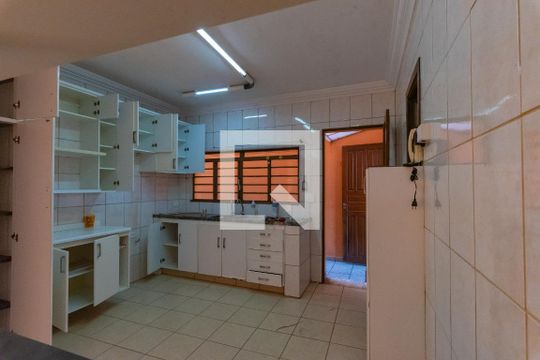 Cozinha de casa para alugar com 3 quartos, 170m² em Jardim Carlos Lourenço, Campinas