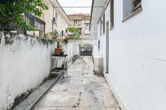 Garagem de casa à venda com 7 quartos, 260m² em Tijuca, Rio de Janeiro