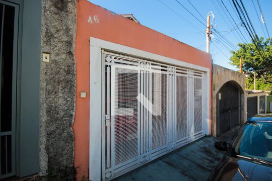 Fachada de casa à venda com 3 quartos, 160m² em Jardim Patente Novo, São Paulo