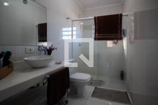 Suíte de casa à venda com 3 quartos, 160m² em Jardim Patente Novo, São Paulo